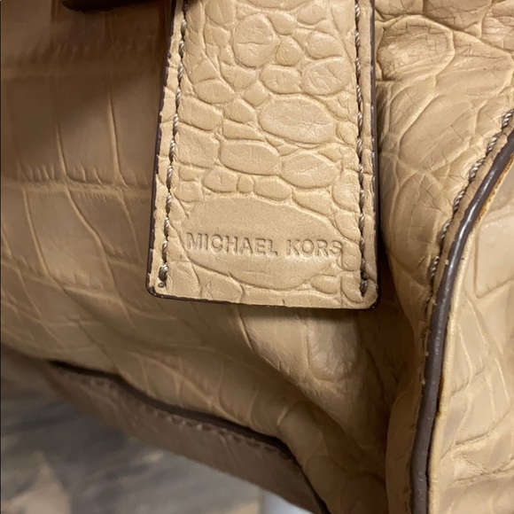 Michael Kors Crocodile Embossed Hamilton Bag P10 - Picture 6 of 9